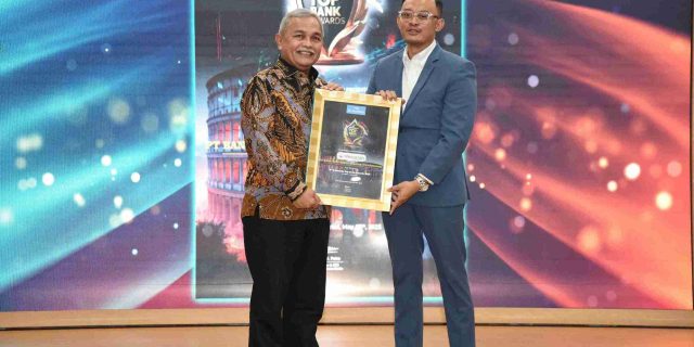 BRK Syariah Raih Penghargaan Top Bank 2025