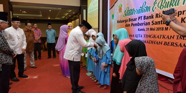 Santuni 512 Anak Yatim, Manajemen Bank Riau Kepri Gelar Buka Bersama Keluarga Besar di Wilayah Kepri