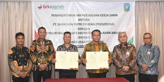 Maksimalkan Pelayanan Keuangan Daerah, BRK Syariah dan Pemkab Kepulauan Anambas Teken Kerjasama Maksimalkan Pelayanan Keuangan Daerah, BRK Syariah dan Pemkab Kepulauan Anambas Teken Kerjasama