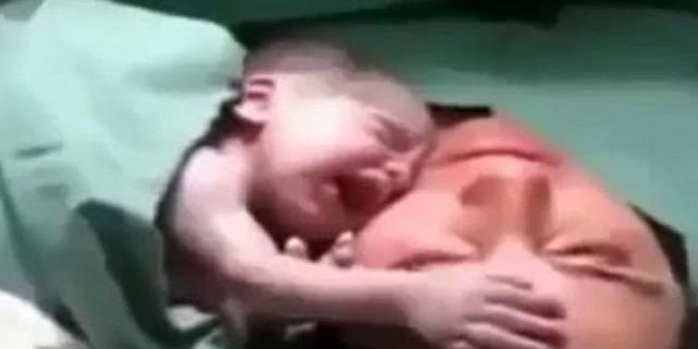 Ibu Menolak Menyentuh Bayinya Lantan Mirip Alien
