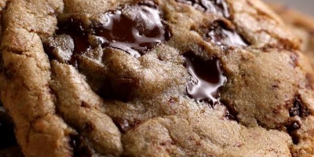 Lembut dan Legit, Inilah Cara Membuat Chewy Choco Cookies