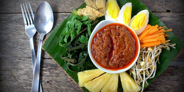 Makan Pecal, Cara Diet Sehat dan Alami Tanpa Harus Menahan Lapar Makan Pecal, Cara Diet Sehat dan Alami Tanpa Harus Menahan Lapar