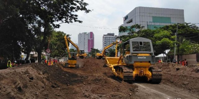 Jalan Gubeng ambles untuk sementara ditalangi Pemkot Surabaya