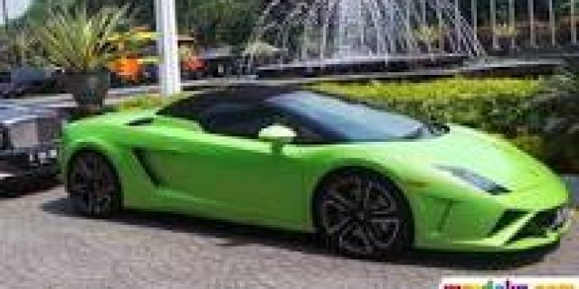 Inggris Jadi Negara Pertama yang Pakai Taksi Lamborghini