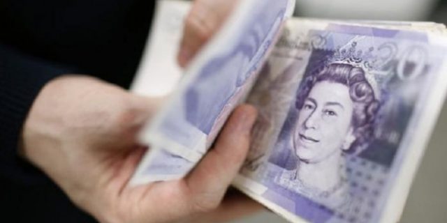 Tukang Sampah Ini Pilih Lapor Polisi Saat Temukan Uang Rp 5 Miliar