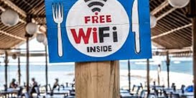 Lindungi Data Pribadi Saat Terkoneksi Layanan Free WiFi dengan Tips Sederhana Ini