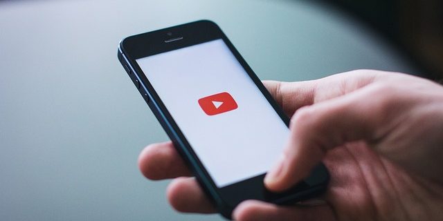 Bahaya Video Shorts bagi Anak: Hiburan Instan yang Bisa Berdampak Panjang Bahaya Video Shorts bagi Anak: Hiburan Instan yang Bisa Berdampak Panjang
